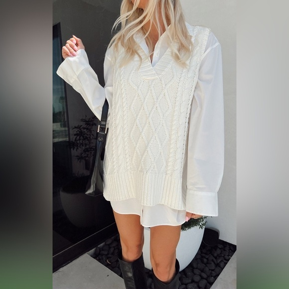 SHOW ME YOUR MUMU Banks Button Down Shirt In White Poplin - Picture 7 of 12